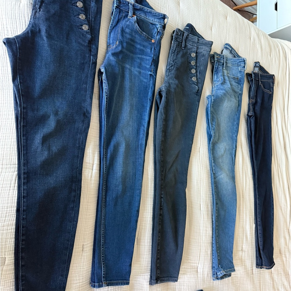 7 GAP Women's Skinny Jeans in Assorted Blues and one gray all size 4/27 stretchy